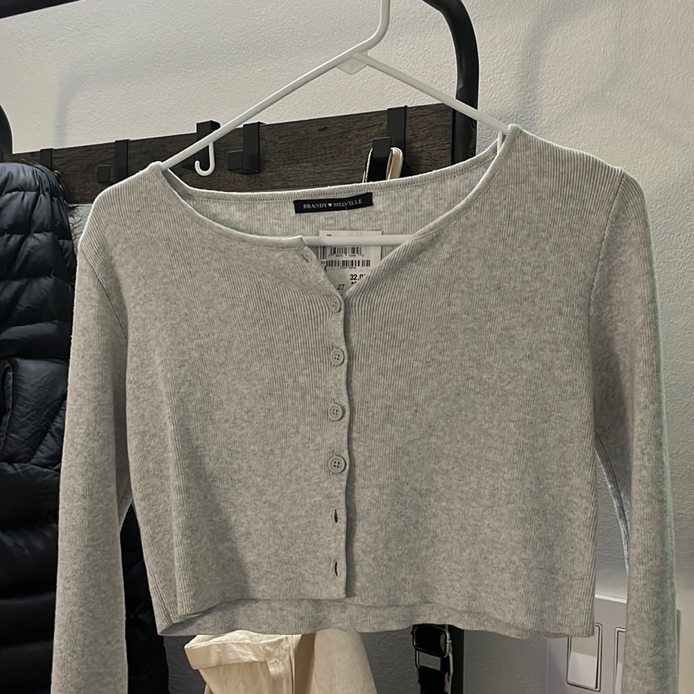 Cropped form fitting sweater